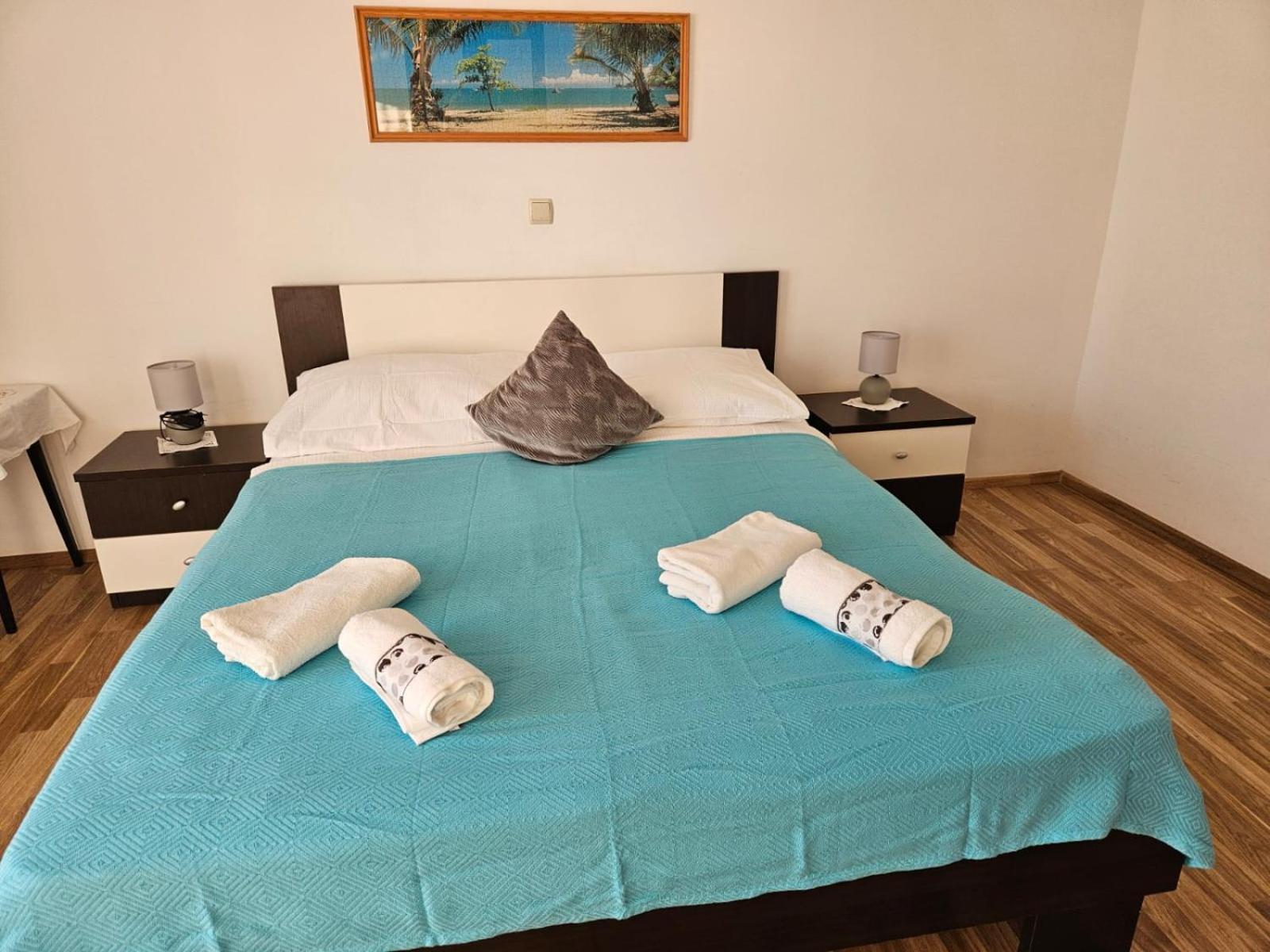 Pljesa Apartments Supetarska Draga Bilik gambar
